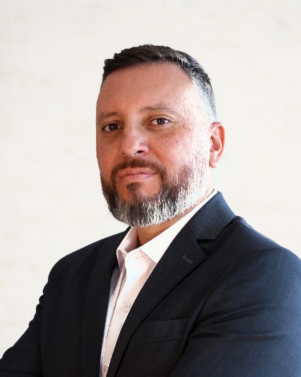 Retrato de Tiago Vargas, sócio fundador do escritório